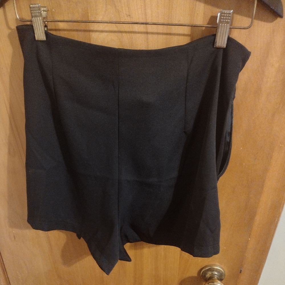 Skort - Picture 2 of 2